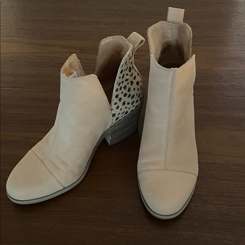 Toms Everly Ankle Boots Honey Leather Tiny Cheetah Stylish Cream Size 7.5
